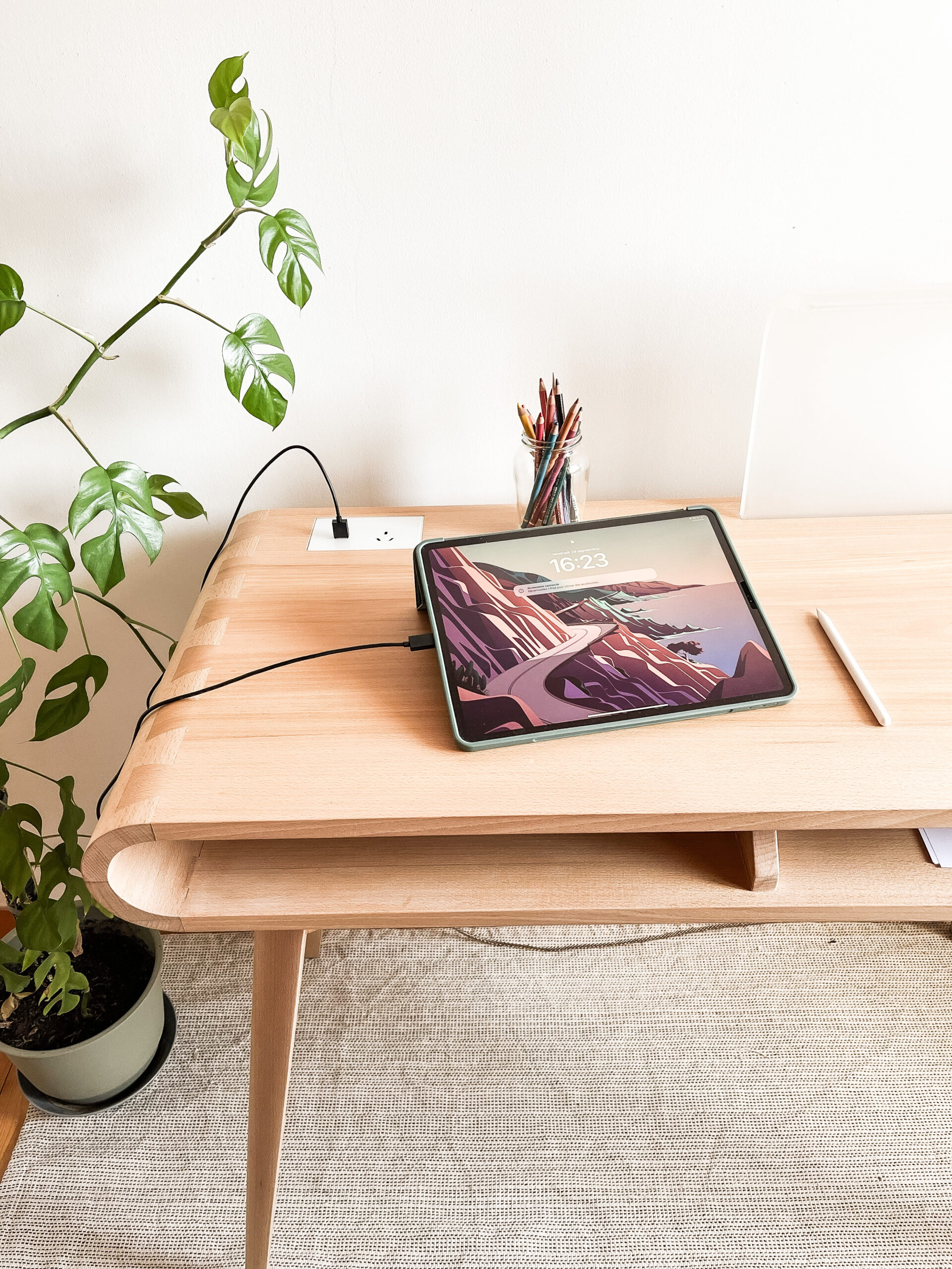 Bureau en bois de hêtre