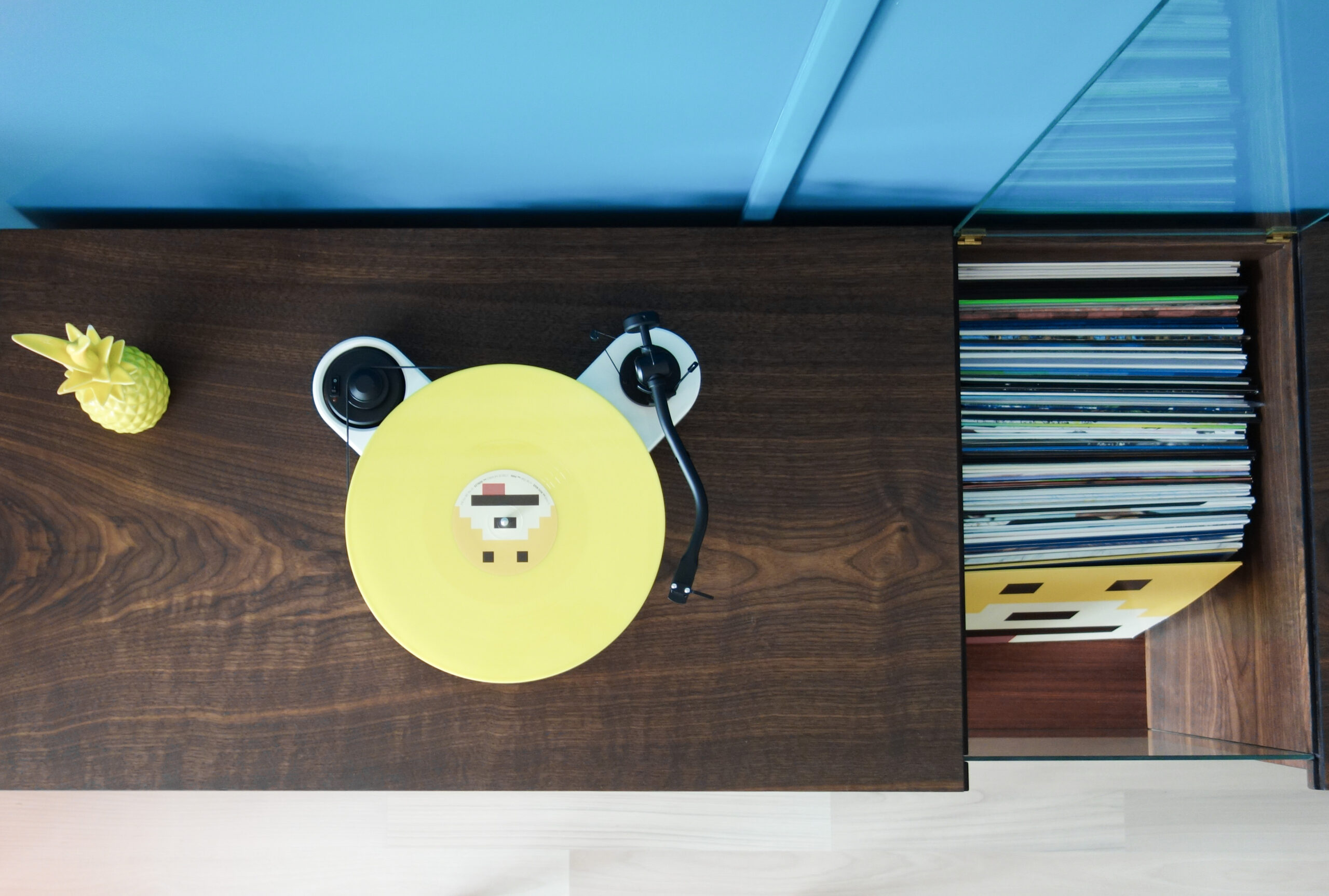 meuble à vinyl en bois massif